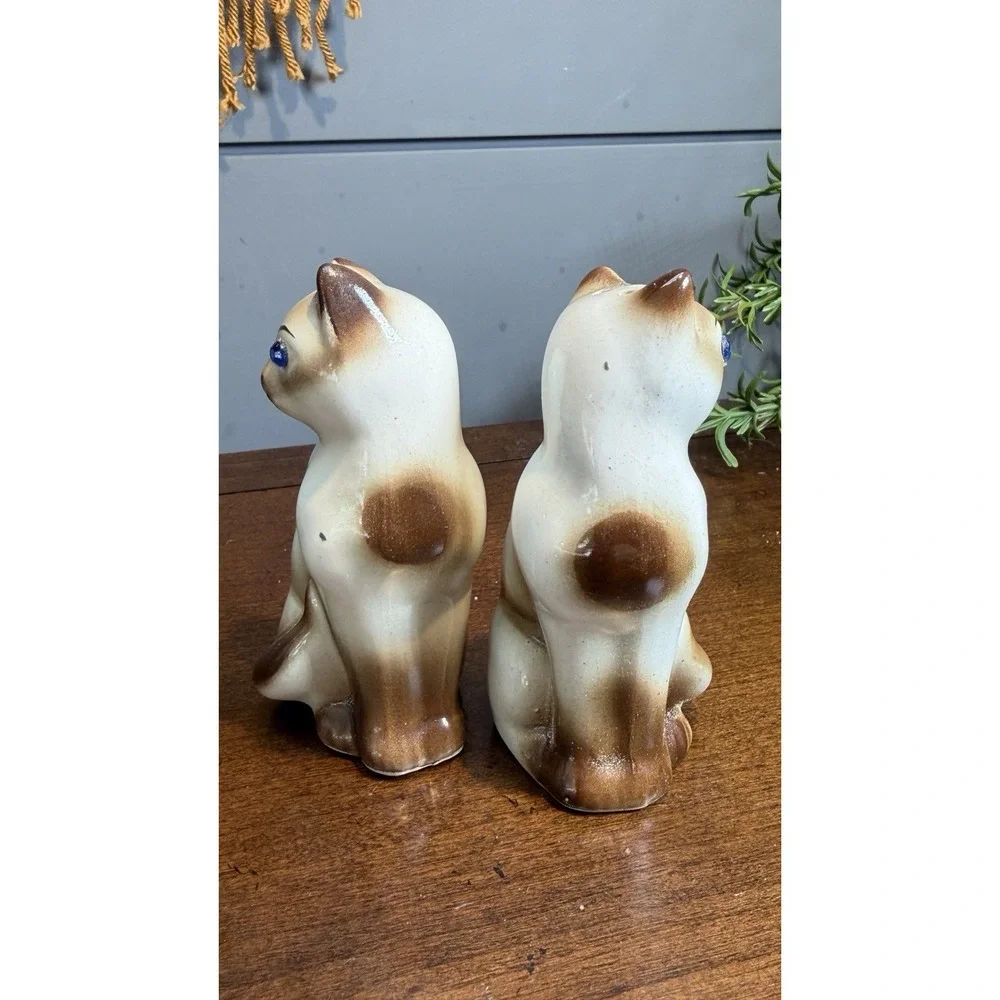 Vintage Salt & Pepper Shakers 4